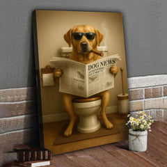 Maxcorners Funny Labrador Bathroom Poster Canvas – Dog on Toilet Reading Newspaper - Rustic Bathroom Decor, Gift for Dog Dads