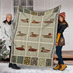Maxcorners Duck Decoy Patchwork Fleece Blanket – Cozy Hunting Cabin Gift LM1611