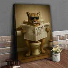 Maxcorners Funny Cougar Bathroom Canvas – Mountain Lion on Toilet Reading Newspaper - Rustic Cabin Decor, Gift for Outdoorsmen